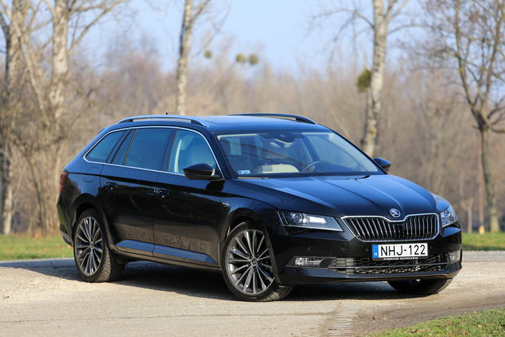 Totalcar - Tesztek - Škoda Superb Combi L&K 2.0 TSI DSG ...