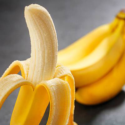 1 banán kalória)