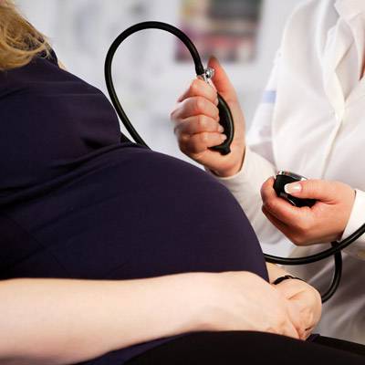 100/60 vérnyomás terhesség szédülés hányinger magas pulzus
