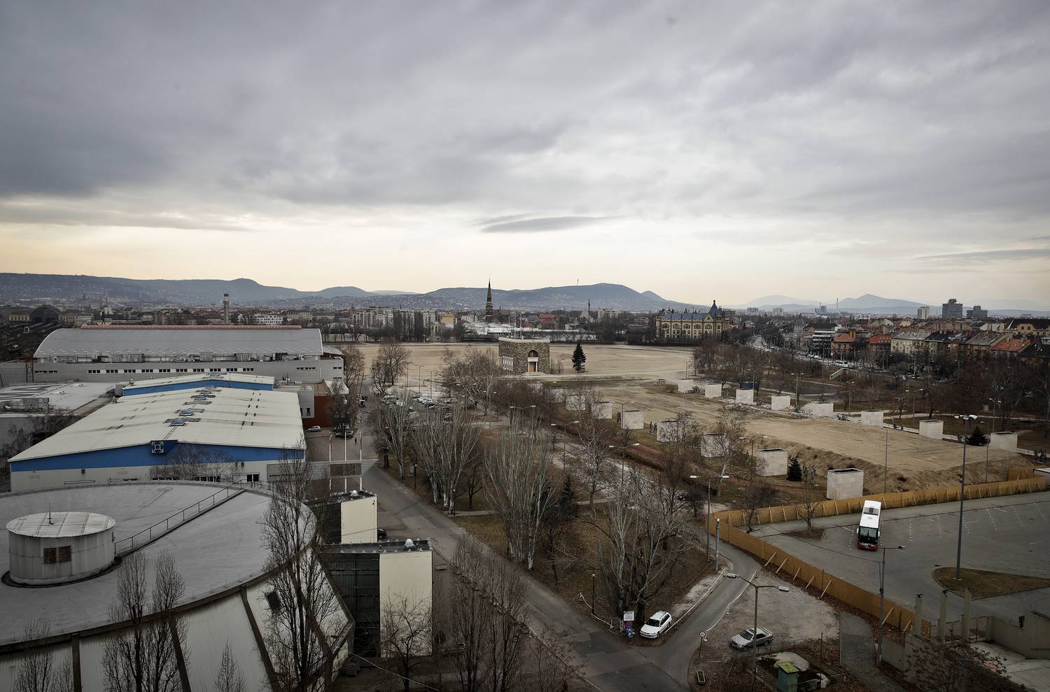 Az előd szerint 90-100 milliárdba kerül a Puskás, az utód szerint ő ilyet nem mondott