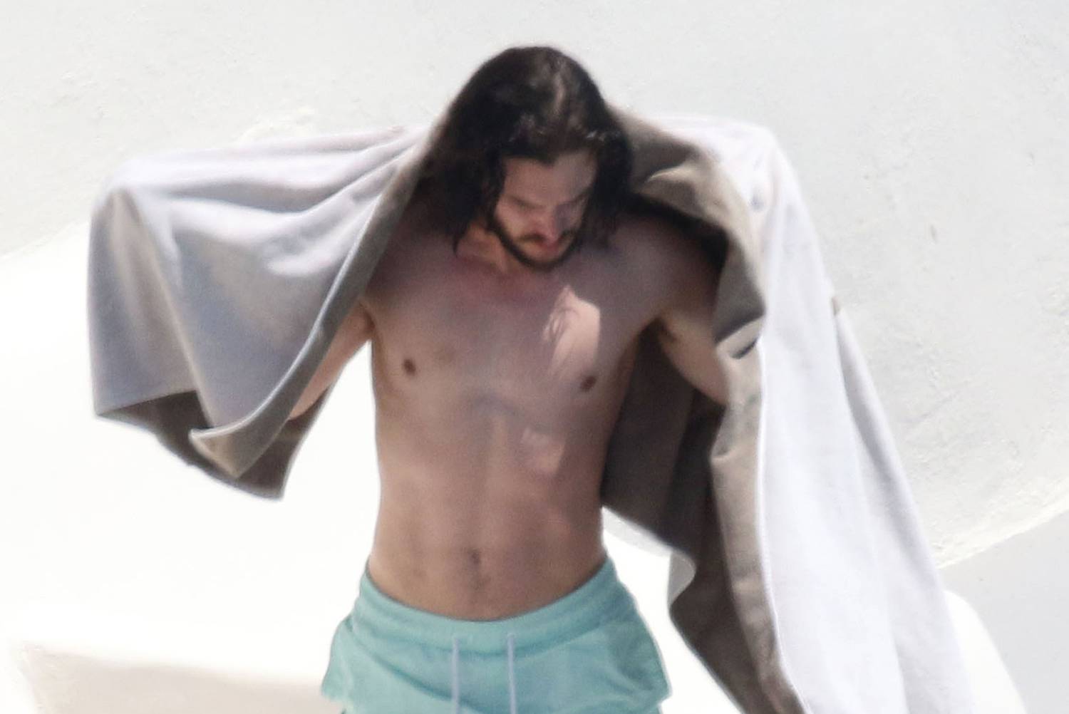 Kit harrington shirtless