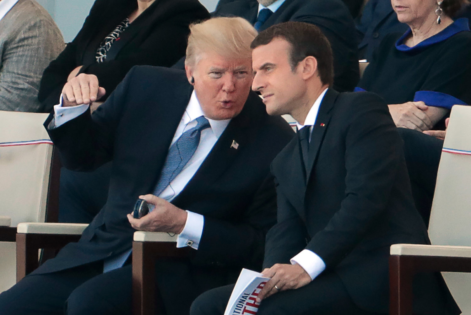 Index Külföld Trump Ezúttal A Francia Elnökné Külsejére Tett
