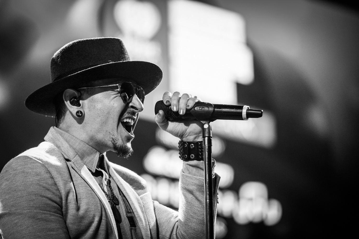 Nyílt levélben búcsúzik a Linkin Park a nemrég elhunyt énekesétől