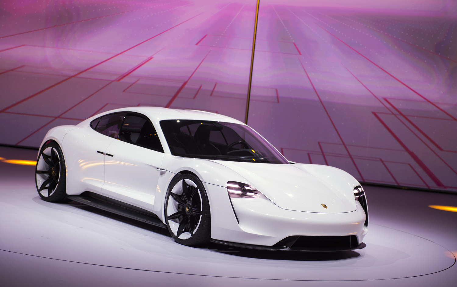 A Porsche piacra dobja a Tesla-gyilkost