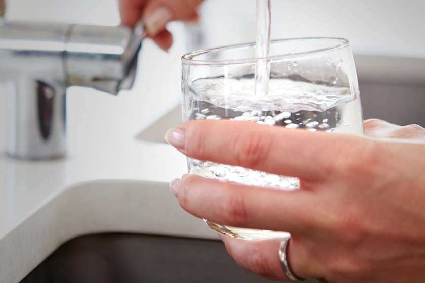 mennyi vizet kell inni naponta magas vérnyomás esetén