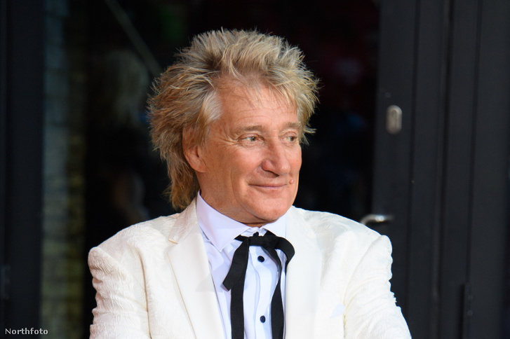 Megszületett Rod Stewart második unokája, fotón a tündéri kisfiú