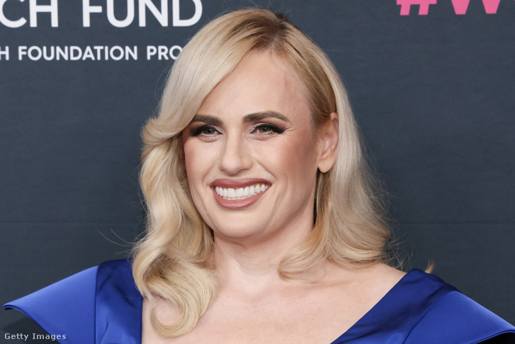 Először mutatta meg kislánya arcát Rebel Wilson