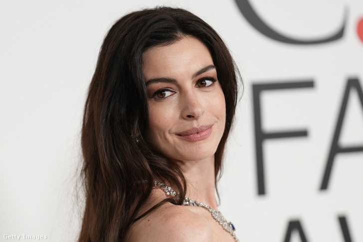 Anne Hathaway elárulta, miért nem beszél soha a két fiáról