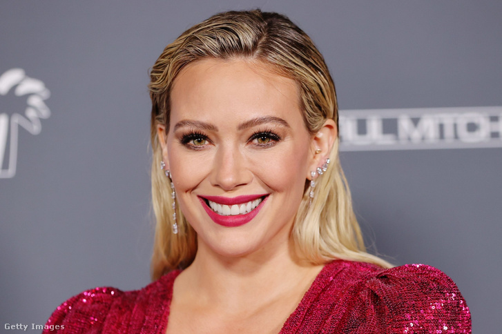 Hilary Duff úgy bedurrantotta a combjait, hogy a rajongói nem hisznek a szemüknek