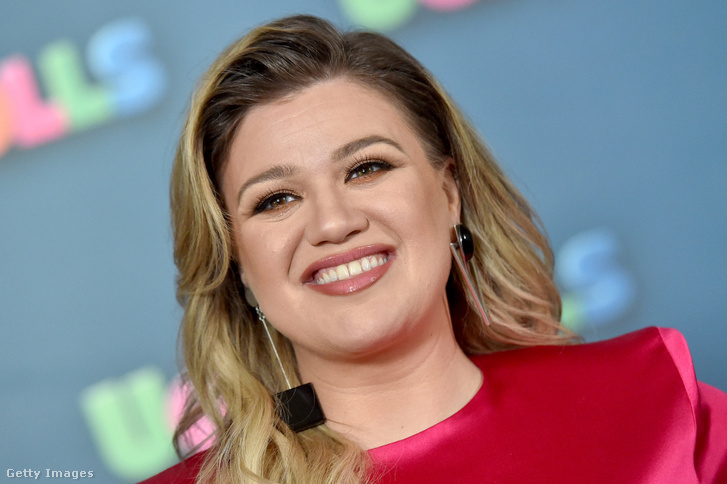 Kelly Clarkson 18 éves korukig eltiltotta a gyerekeit a közösségi média használatától