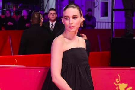 Állapotos Rooney Mara, érkezik a második Joaquin Phoenix-szel közös gyermekük