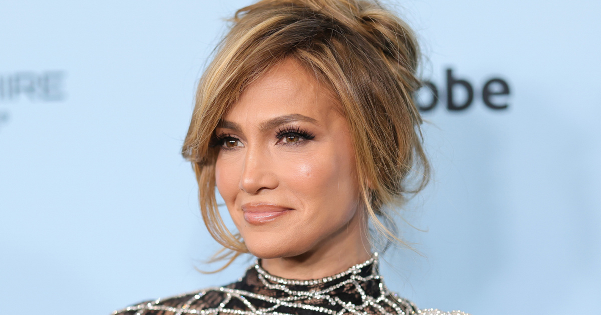 Jennifer Lopez Tl Tsz Csipkeruh Ban Ment A Filmfesztiv Lra D G S