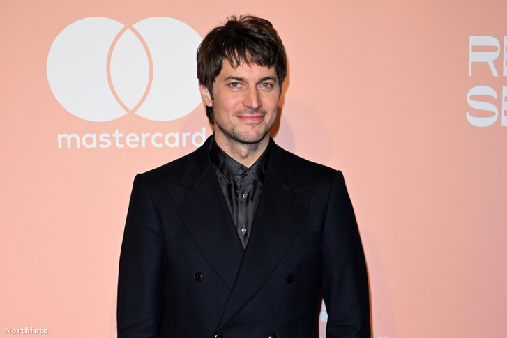 Már Instagramon is romantikázik Shailene Woodley és az Emily Párizsban Gabrielje, Lucas Bravo
