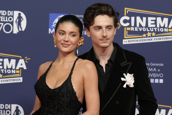 TimothĂ©e Chalamet elĆször jelent meg a vörös szĆnyegen Kylie Jennerrel