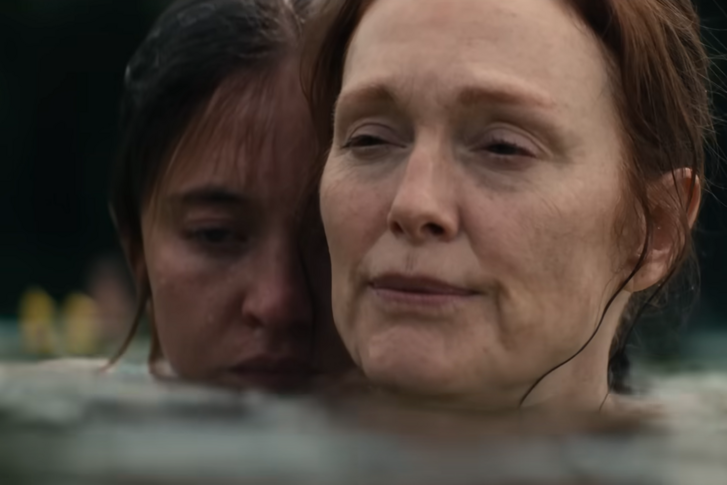 Egy gyilkosságot próbál eltussolni Sydney Sweeney és Julianne Moore új thrillerjük első, hidegrázós előzetesében