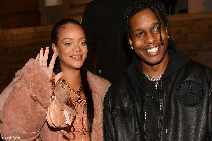 ASAP Rocky egy egészen abszurd, Rihanna-szobros gyűrűt csináltatott magának