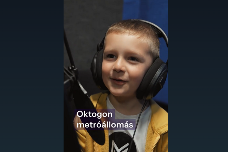 Kiakasztja a cukiságmérőt a TikTok-videó, melyben gyerekek mondják be a 4-6-os villamos megállóhelyeit