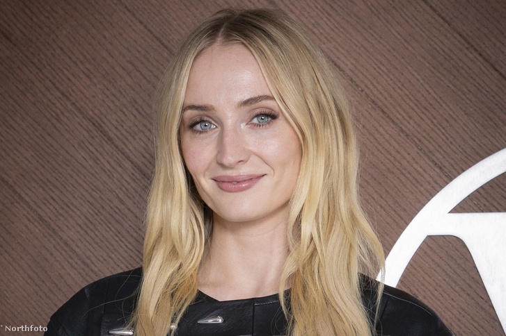 Alaposan kipattintotta magát Sophie Turner, többek szerint Lara Croft szerepére készül