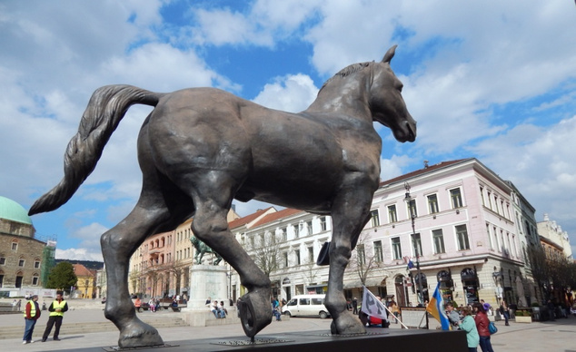 Forza lószobor