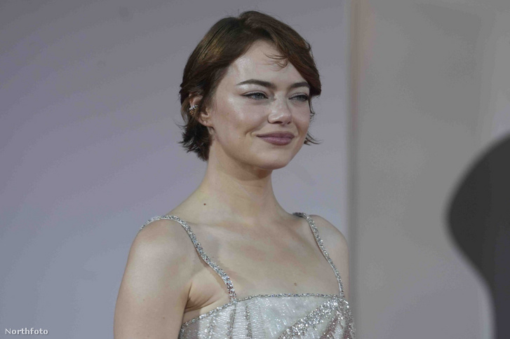 Befutott a Bugonia című film előzetese, ahol kopaszra nyírják Emma Stone fejét