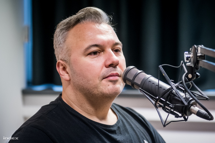 Dombóvári István állítja, váratlanul elkaszálták Sebestyén Balázzsal és Bochkor Gáborral közös műsorát
