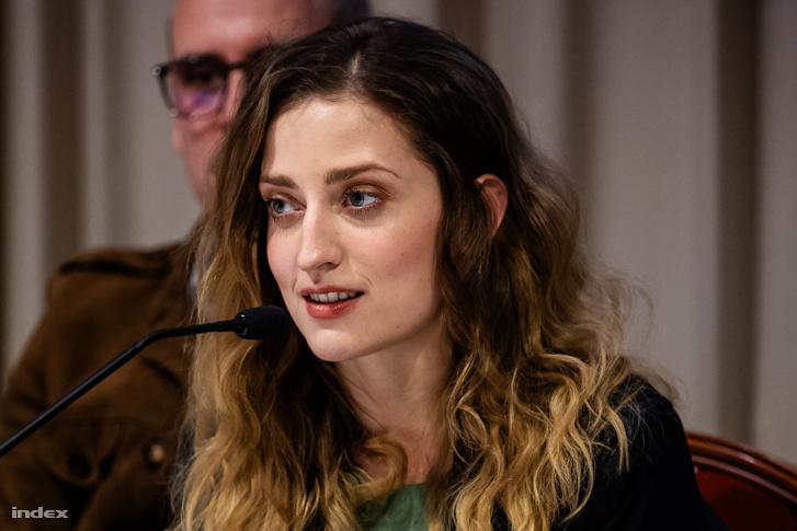 Hermányi Mariann: Anyukám mondja, hogy miss p*csa fejem van