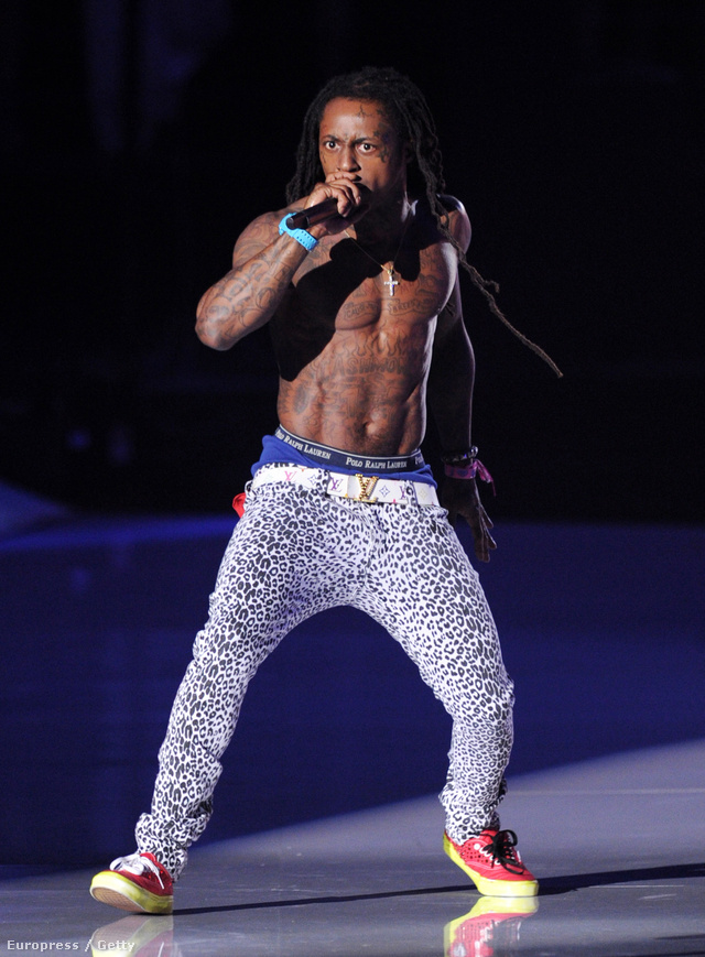 Lil Wayne szintén 2011-ben, de a Video Music Awards-on bűvölte a közönséget