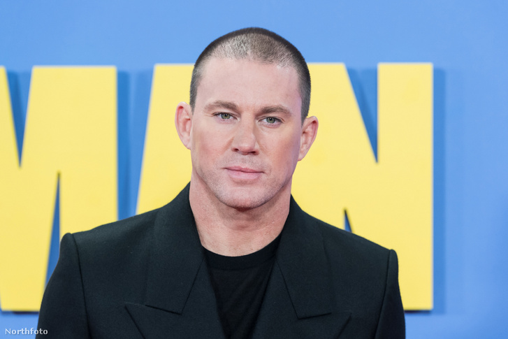 Channing Tatum csókkal köszöntötte a vörös szőnyegen 19 évvel fiatalabb kedvesét