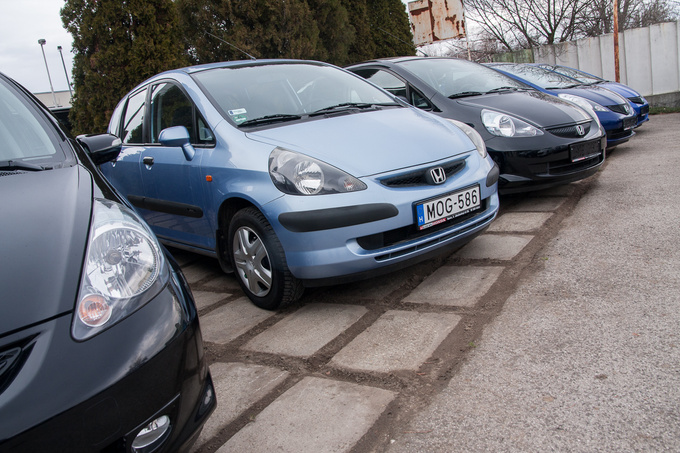 Manual or automatic, 1.2 or 1.4 - our Friendly Car Dealer has virtually all the variants