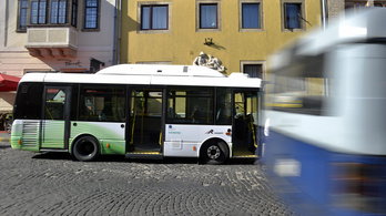 Méregdrága Siemens buszok zizegnek majd a Várban