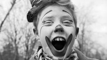 A nap képe: A 12 éves, bohócnak maszkírozott Christopher Walken