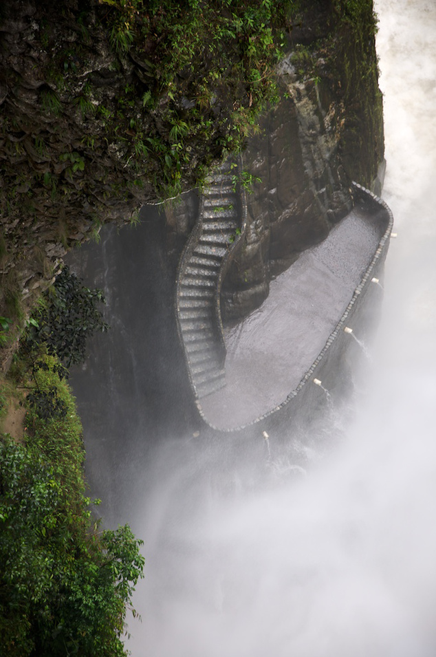 Pailon del Diablo, Ecuador