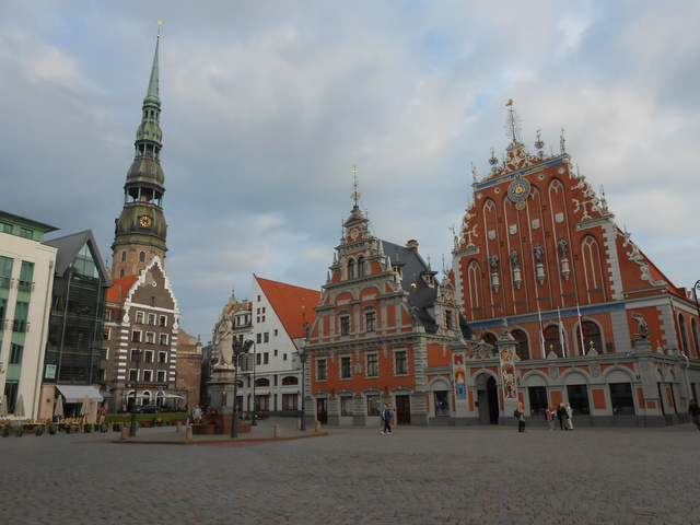 Riga főtere az UNESCO-világörökség része. A belvárost csodásan felújították.