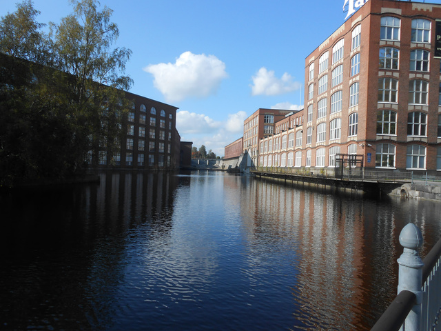 Le se tagadhatná ipari múltját, de szerencsére a Tammerfors folyó menti 19. századi épületek nem csúfítják el a belvárost.