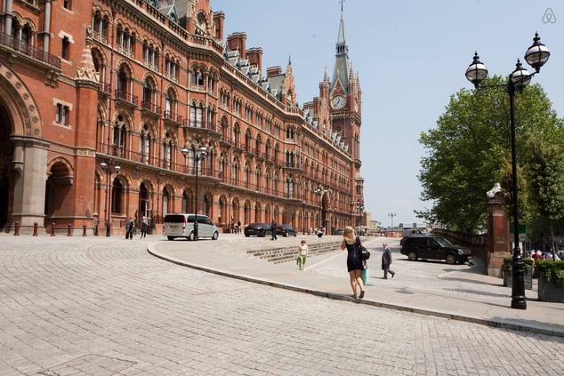 St Pancras Clock Tower Guest Suite