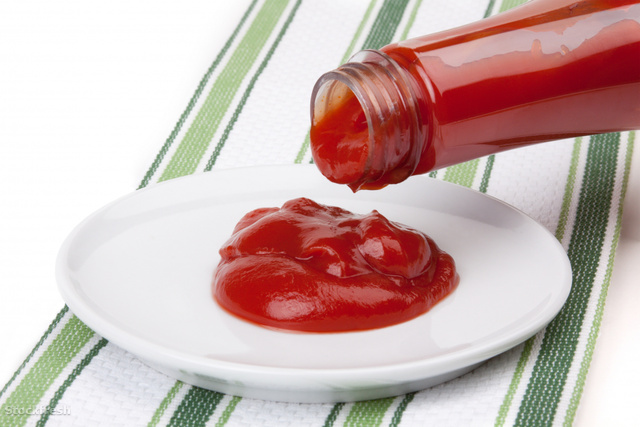 stockfresh 302213 pouring-ketchup sizeM