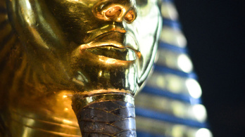 Mégsem sérült meg Tutanhamon maszkja?