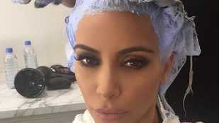 Kim Kardashiant nagyon lefoglalja a szőke haja