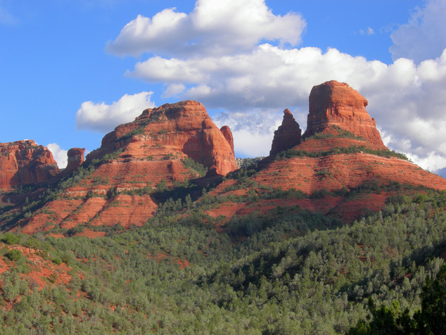 A sedonai kanyonok és sziklák vonzzák a New Age-mozgalom híveit, és talán az ufókat is (Arizona)