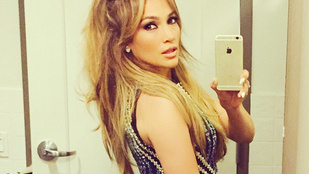 Jennifer Lopez olyan belfie-t mutatott, amit még senki
