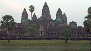 Kambodzsának elege lett a meztelenül pózolgató turistákból