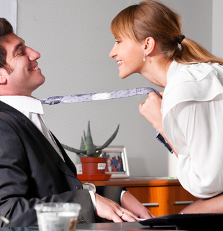 Mennyi az esélye, hogy a férfi a munkahelyén flörtöl? - Kapcsolat | Femina