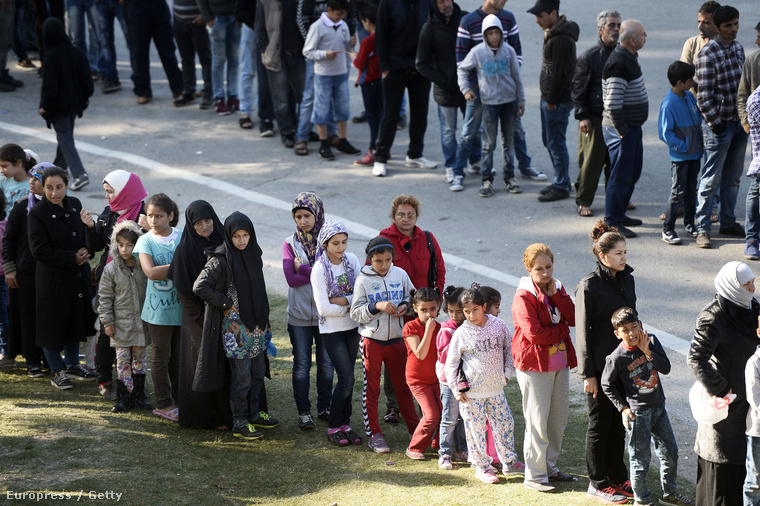 Index Belföld Visszafordult a menekültek egy része a török