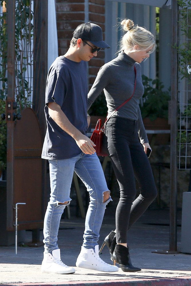 Pamela Anderson nagyobbik fia, Dylan Jagger Lee idén 18 éves, a barátnőjéről gyakorlatilag semmit sem tudni.