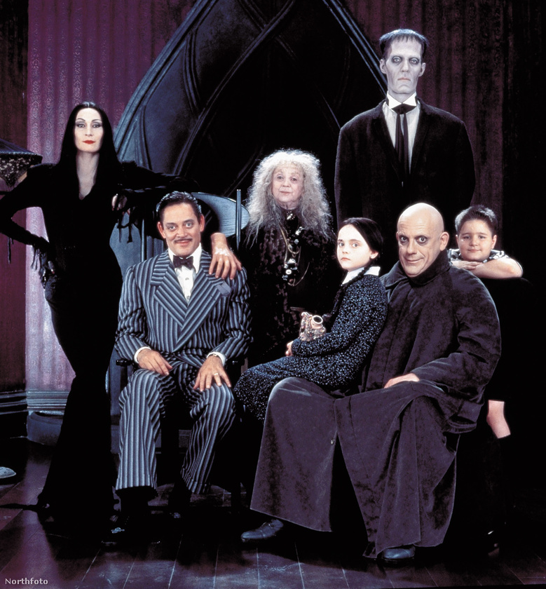 Az Addams family első részét 1991-ben mutatták be, a szintén nagysikerű másodikat pedig 1993-ban