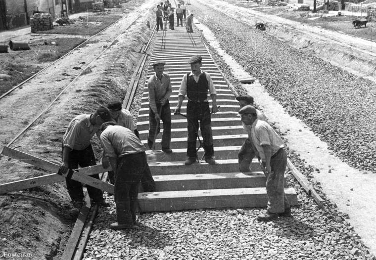 A mai nevén Közvágóhíd megállót 16 évvel ezelőtt kapta a vonal - akkor hosszabbították meg az 1-es villamost az akkor Lágymányosi, most már Rákóczi hídig