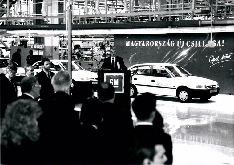 A márka egész Európában nálunk a legnépszerűbb, itt a legnagyobb az Opel piaci részesedése, jelenleg 11,5 százalék