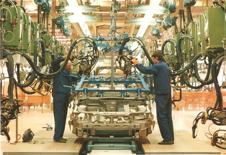 Húsz évvel az első magyarországi Opel projekt bejelentése után az Opel újabb, ezúttal félmilliárd euró értékű beruházást jelentett be, amelynek révén felépült a korszerű Flex motorgyár.