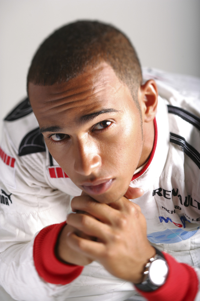 Kedveli Lewis Hamiltont? Vagy magasról tesz rá? Nem baj, ha az utóbbi