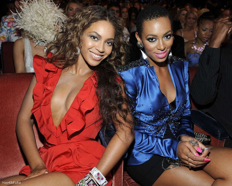 Beyoncé húga Solange Knowles szintén énekes, elég sikeres, bár teljesen más stílusú mint a nővére
